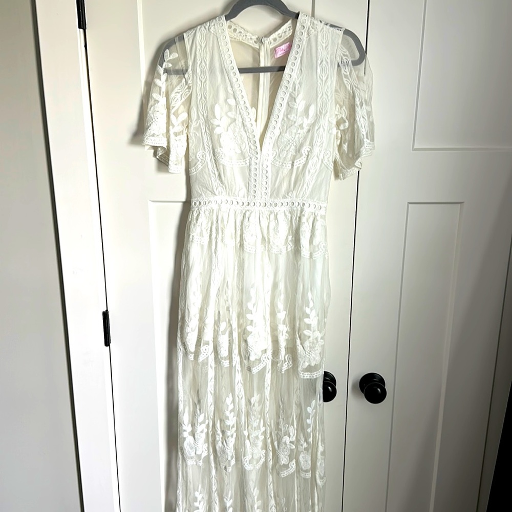White lace maxi dress